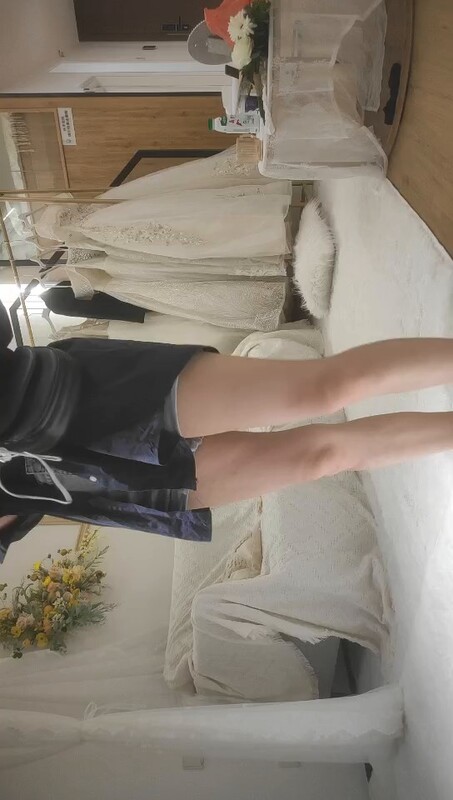 婚纱店萝莉音眼镜妹休学大学生返场，猛男搭档抱起来各种姿势爆操