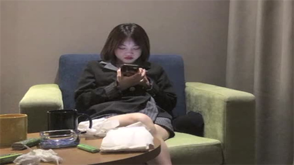 约炮达人专属：极品短发萝莉女神，嫩穴狂喷高潮迭起！