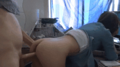 后入性感女同事，一停就急得直扭动，更添销魂深喉吃鸡巴