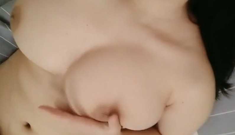 极品21岁爆乳妹~就算约炮失败也不后悔~挺著大奶全裸诱惑~