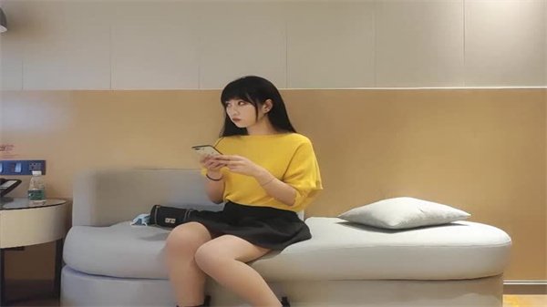 00后清纯学妹温顺侍奉，猛男鸭哥激情调教娇嫩身姿