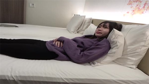 清纯学生妹援交高端局，极品贫乳等你来玩