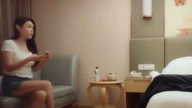 极品外围美腿肉弹深夜上门 肥臀巨乳浪叫求操