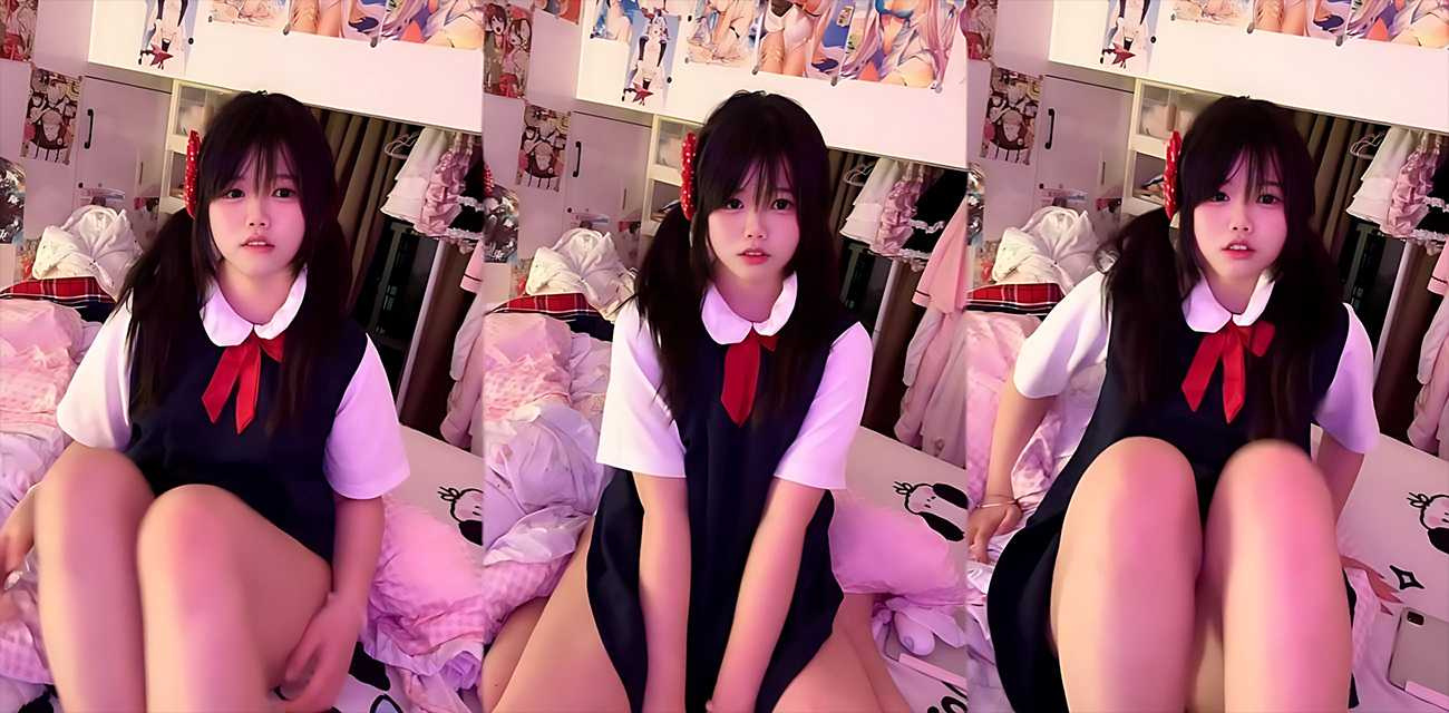 推特18岁双马尾萝莉【幸酱】私拍福利，娇小身躯美乳粉嫩自慰特写幼穴反差萌到犯规