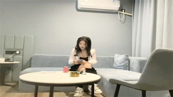 瘦猴探花狂操师范大学清纯妹 教室爆草嫩穴中出内射