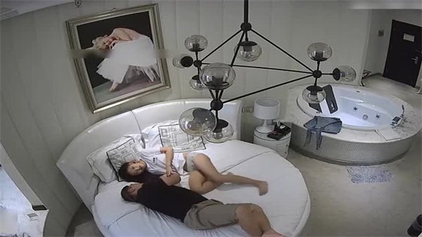 修身白衣包臀裙御姐总是让人无法抵挡_