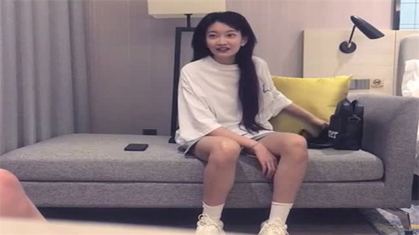 太子探花极品纹身大美女，骚穴狂迎猛烈抽插，淫水四溅高潮连连！