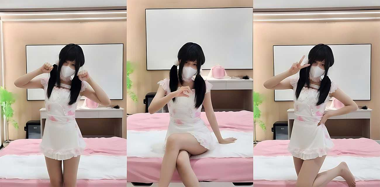 06年双马尾萝莉【玥下】公主裙掩盖不住骚浪本性，翘臀高撅被无套爆操内射，白虎穴沦为鲜嫩肉便器