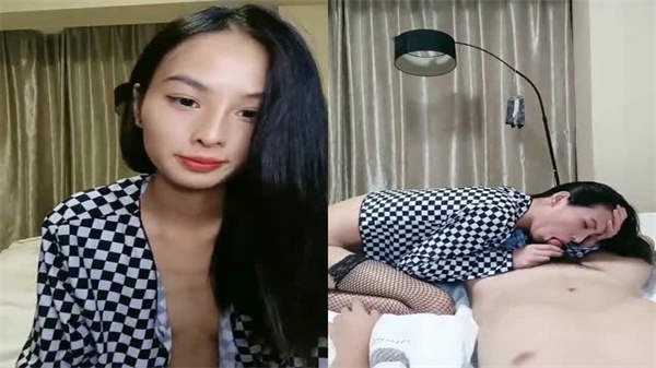 网袜美腿极品小骚货：苗条贫乳跪舔巨屌，骚穴骑乘狂摇被猛操！